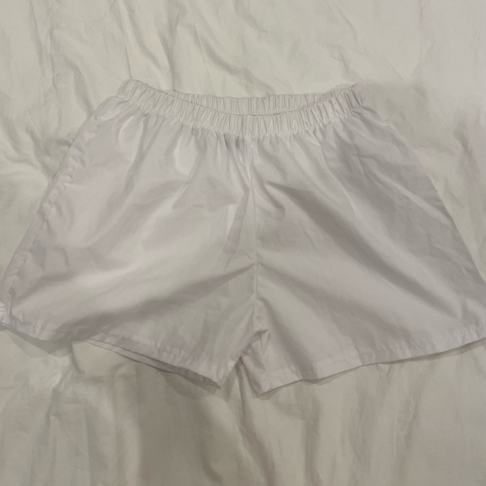 white boat shorts!!
